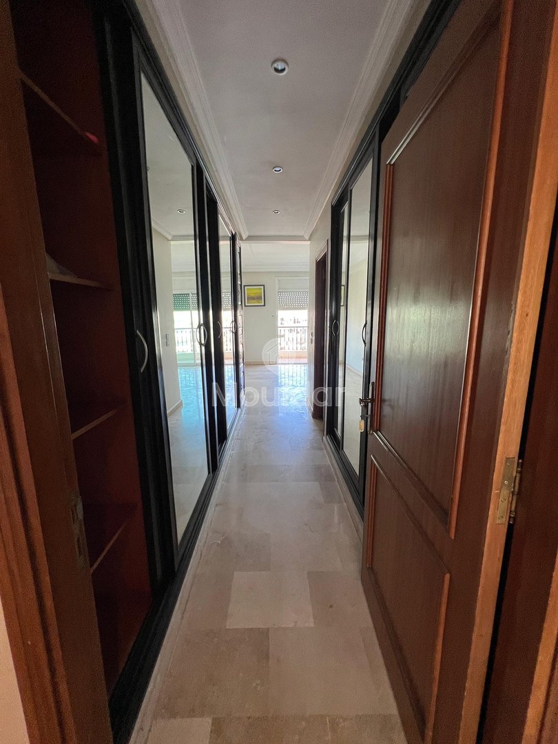 Charming 3-Bedroom Apartment for Sale in Casablanca - Racine - Photo 6