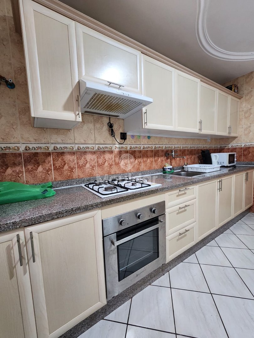 De Închiriat: Apartament cu 2 Camere în Agadir, Bucătărie Utilată - Photo 9