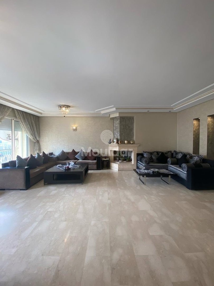 À Venda: Apartamento Charmoso em Casablanca com Terraço - Photo 1