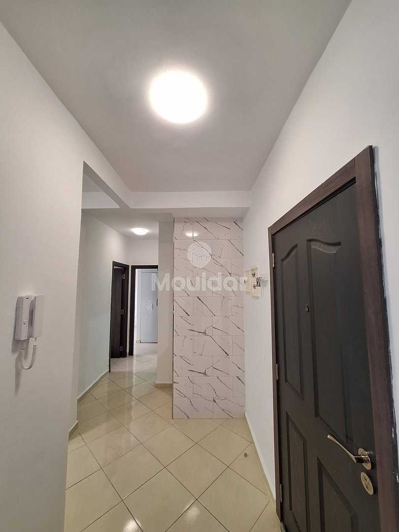 En Venta: Apartamento de 2 Habitaciones en Martil, Primer Piso - Photo 3