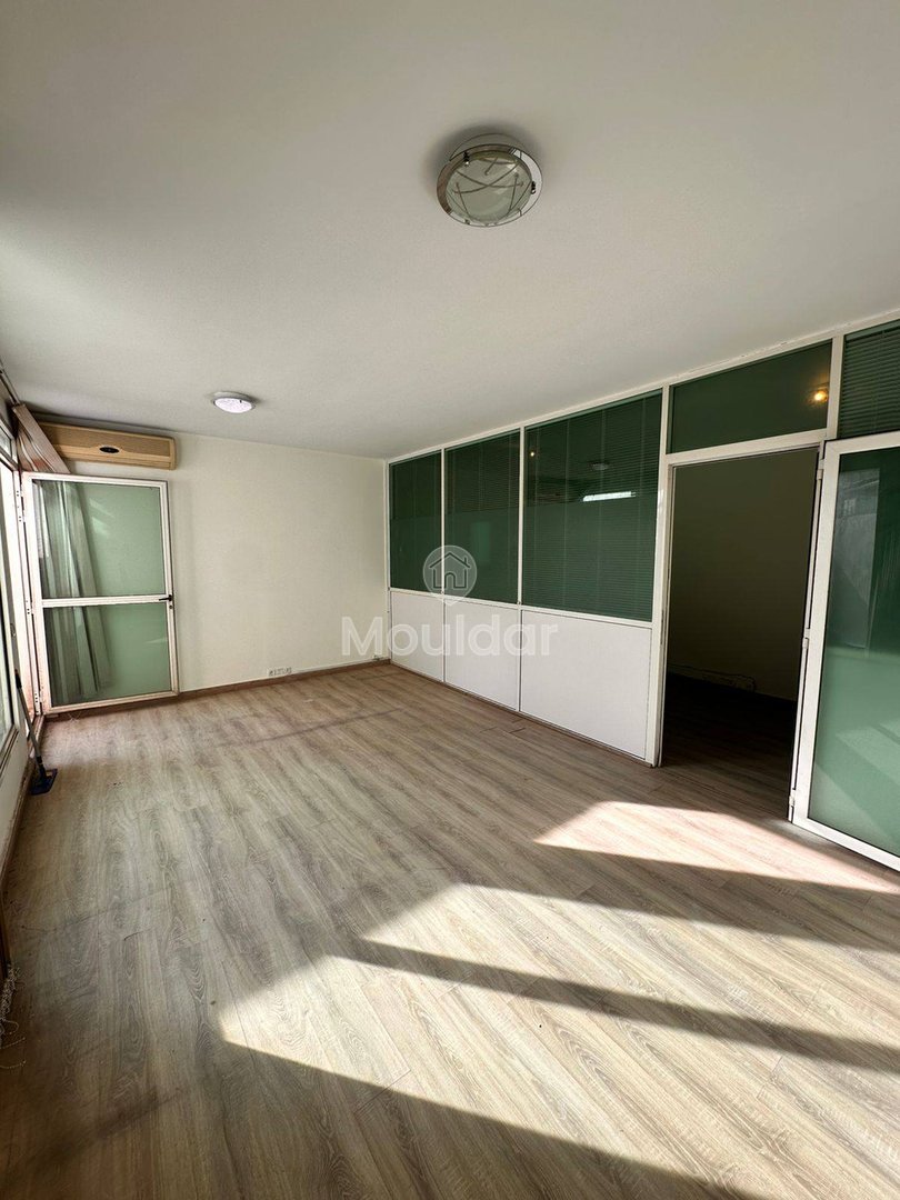 Büro zu Vermieten in Casablanca: Fläche von 63 m² mit Balkon - Photo 1