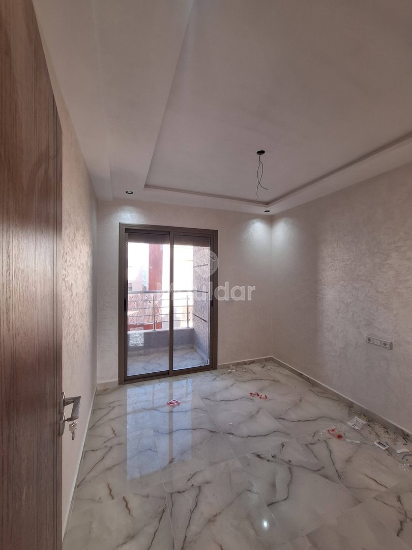 Υπέροχο Διαμέρισμα στη Μαρτίλ: 3 Υπνοδωμάτια και Μπαλκόνι - Photo 1