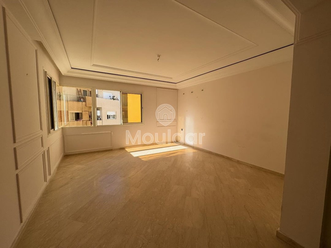 Appartement 3 Chambres à Louer avec Balcon à Casablanca - Photo 1
