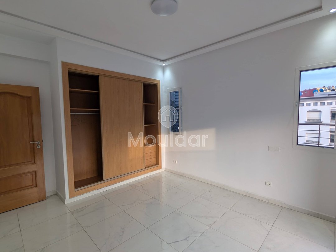 3-Bedroom Apartment with Balcony for Sale in Casablanca - Photo 4