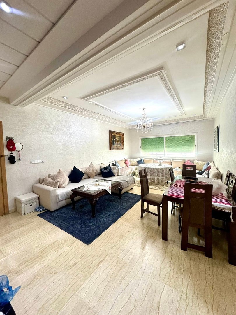 De Vânzare: Apartament Spațios cu 3 Camere în Fès cu Balcon - Photo 2