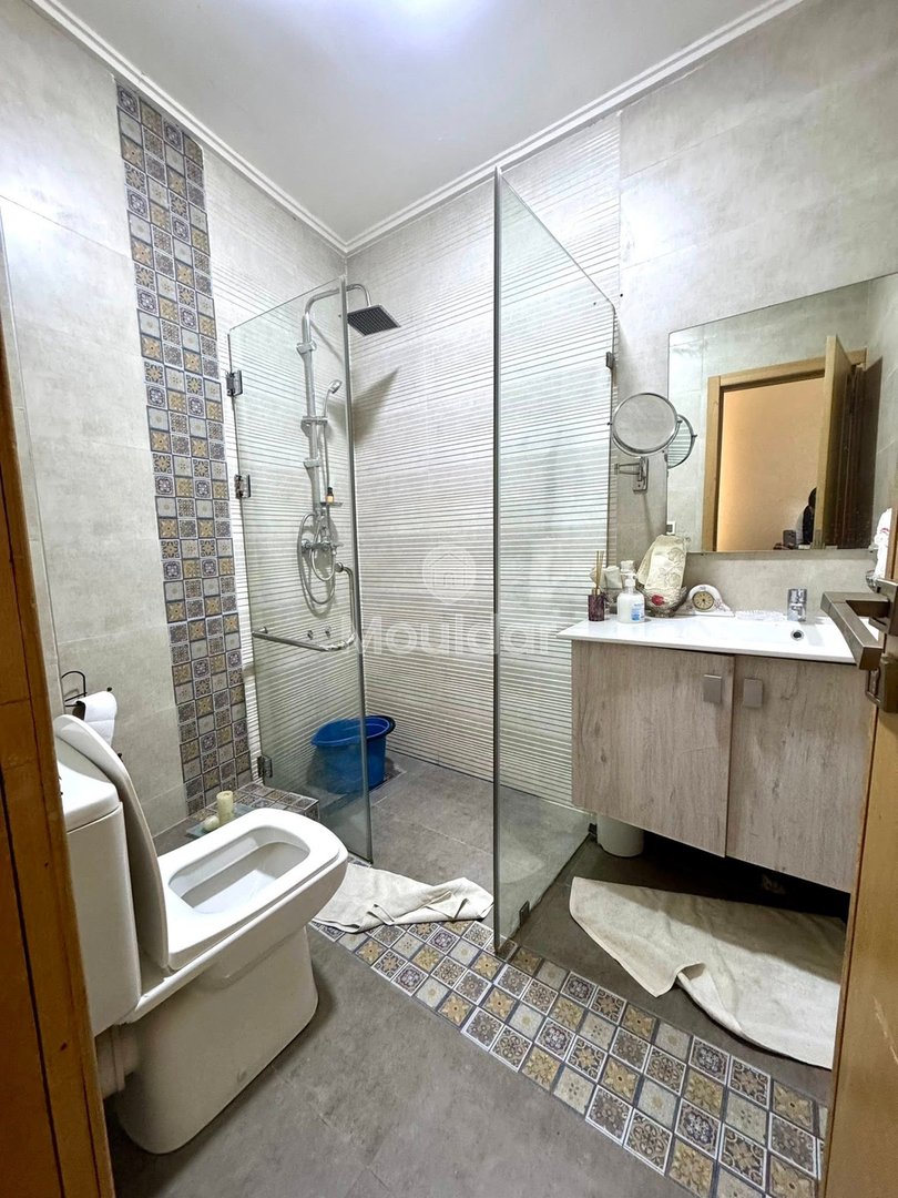 De Vânzare: Apartament Spațios cu 3 Camere în Fès cu Balcon - Photo 23