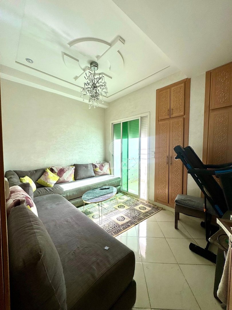 De Vânzare: Apartament Spațios cu 3 Camere în Fès cu Balcon - Photo 8