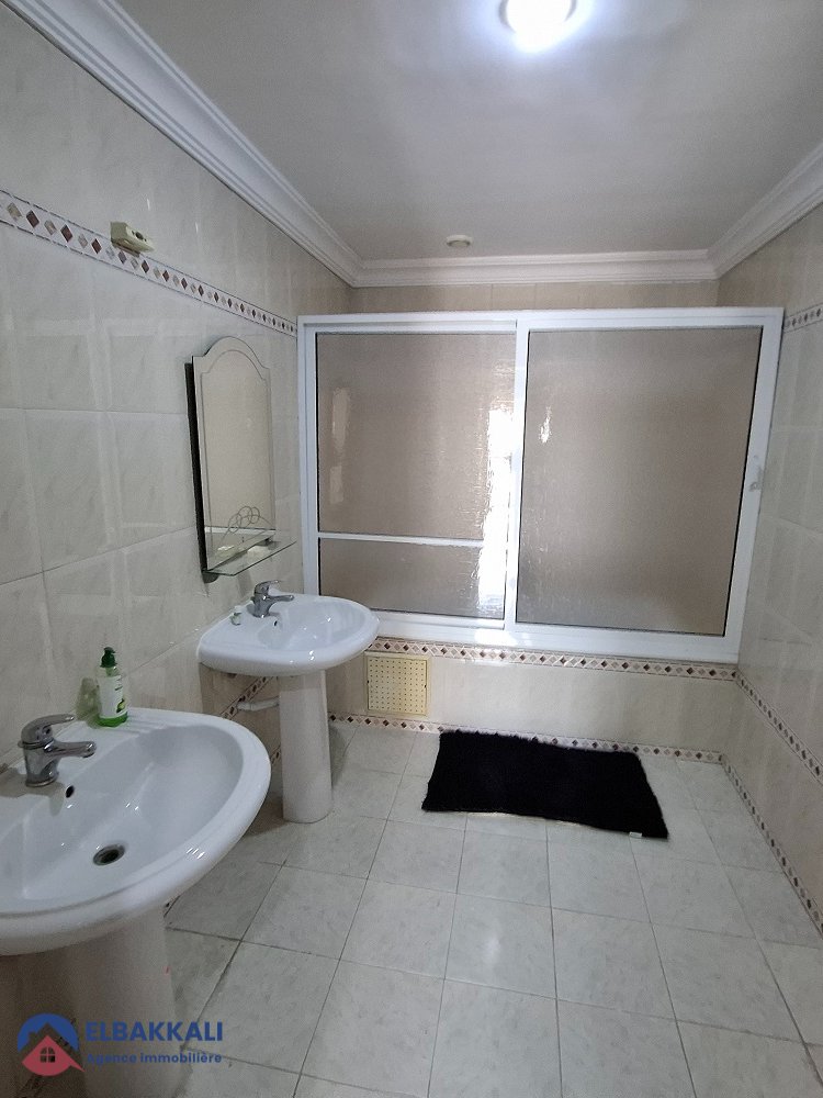 شقة دوبلكس مفروشة للإيجار في طنجة مالabata - Photo 18