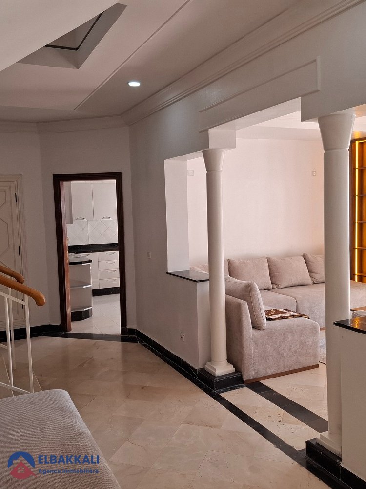 شقة دوبلكس مفروشة للإيجار في طنجة مالabata - Photo 8