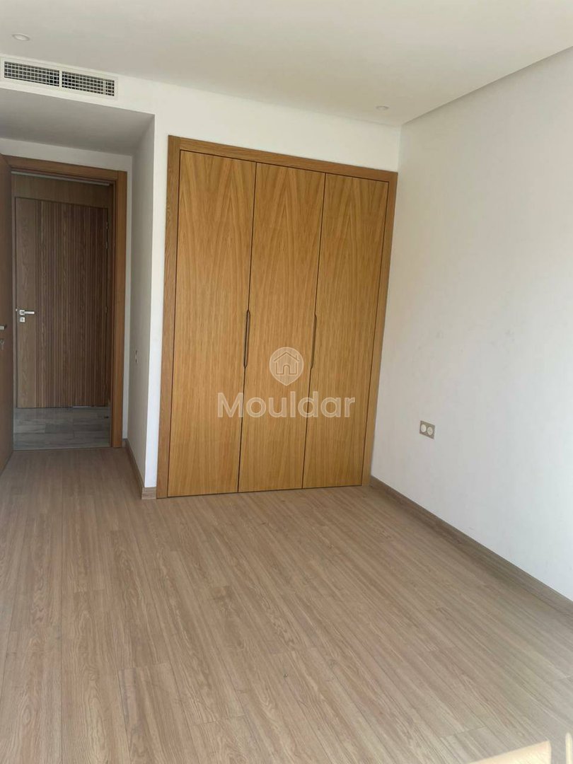 Charmantes Studio zu Vermieten mit Balkon in Maarif, Casablanca - Photo 2