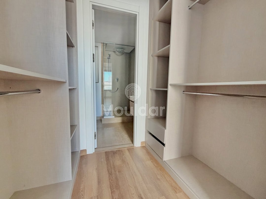 For sale: Spacious apartment in Casablanca with terrace and parking. - Photo 5