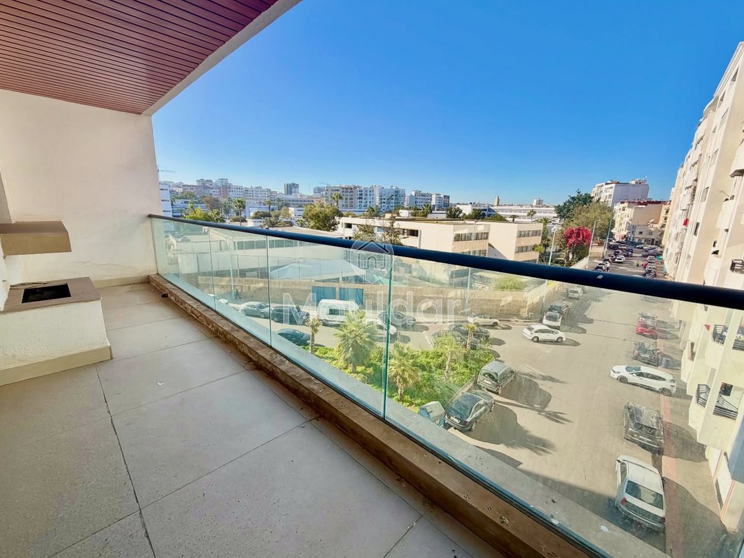 For sale: Spacious apartment in Casablanca with terrace and parking. - Photo 6