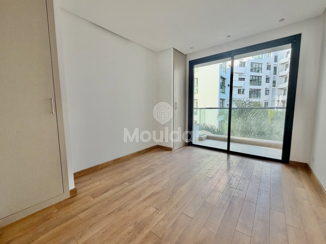 For sale: Spacious apartment in Casablanca with terrace and parking. - Photo 3