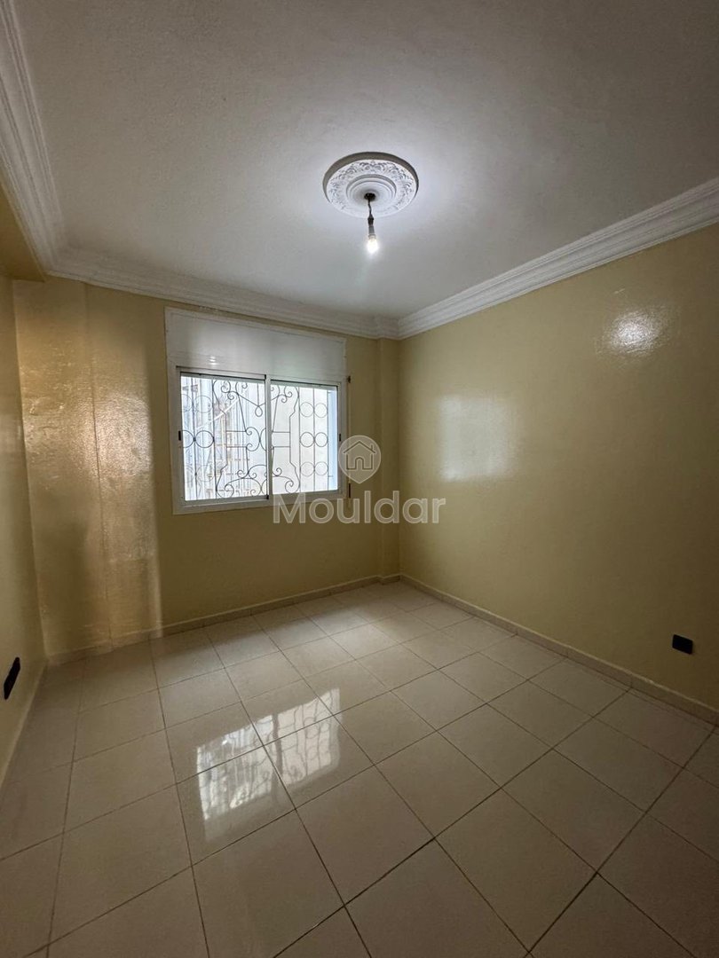 Kenitra'da Kiralık Daire: Merkez, Asansör ve Otopark Dahil - Photo 2