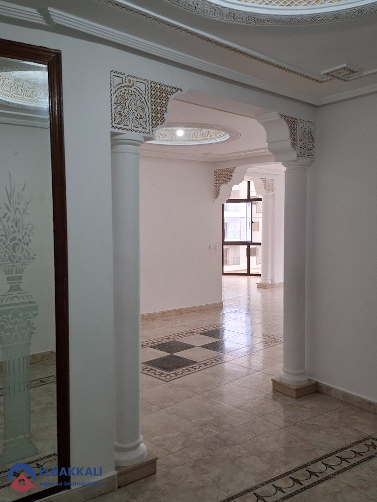 شقة كبيرة فارغة للإيجار في طنجة، إيبيرية - Photo 1