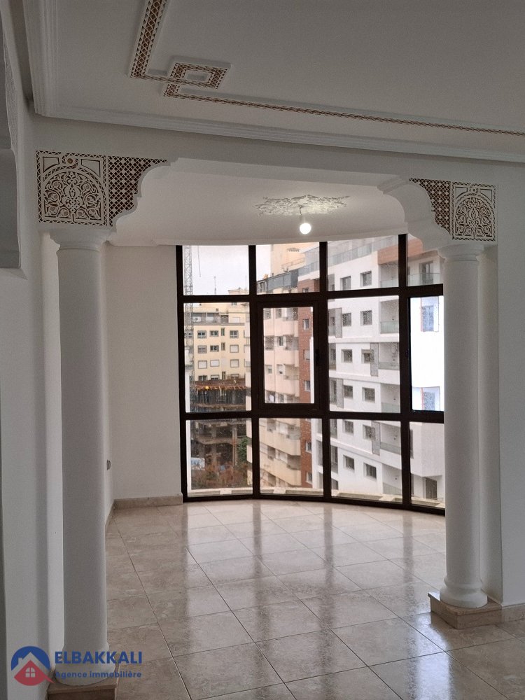 شقة كبيرة فارغة للإيجار في طنجة، إيبيرية - Photo 2