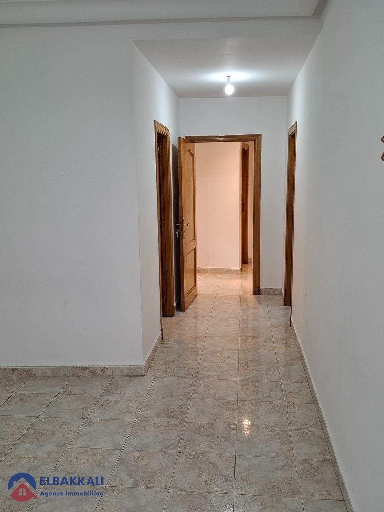 شقة كبيرة فارغة للإيجار في طنجة، إيبيرية - Photo 10