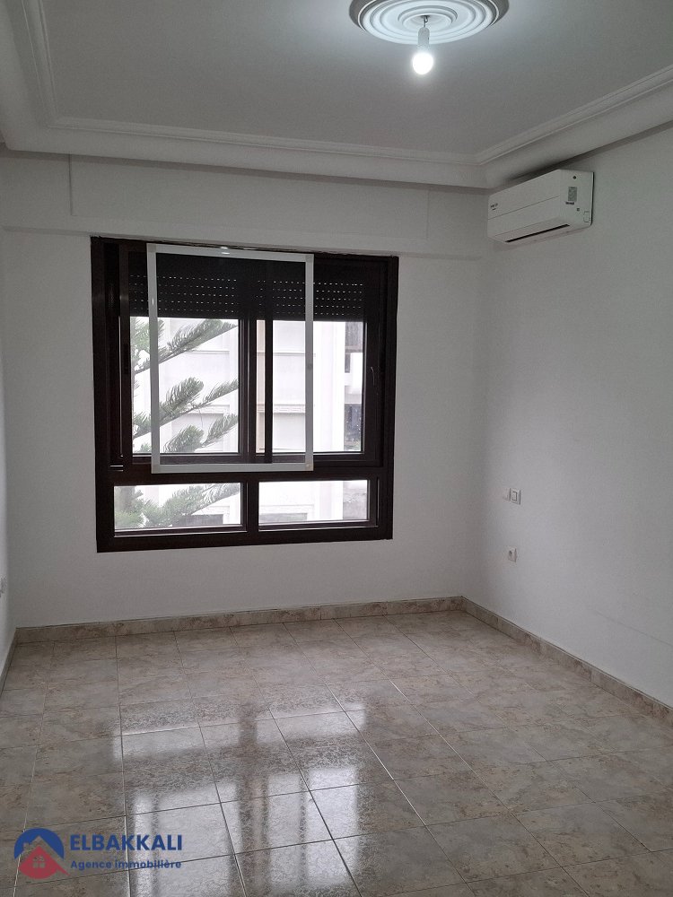 شقة كبيرة فارغة للإيجار في طنجة، إيبيرية - Photo 13