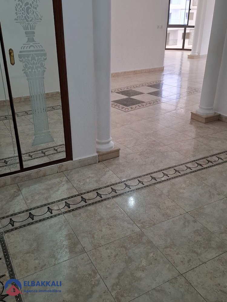 شقة كبيرة فارغة للإيجار في طنجة، إيبيرية - Photo 4