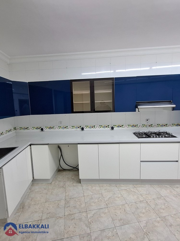 شقة كبيرة فارغة للإيجار في طنجة، إيبيرية - Photo 16