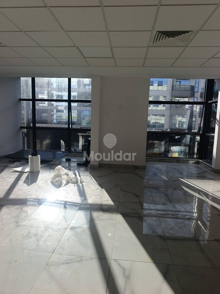 مكتب للإيجار في عين الشق، الدار البيضاء - Photo 1