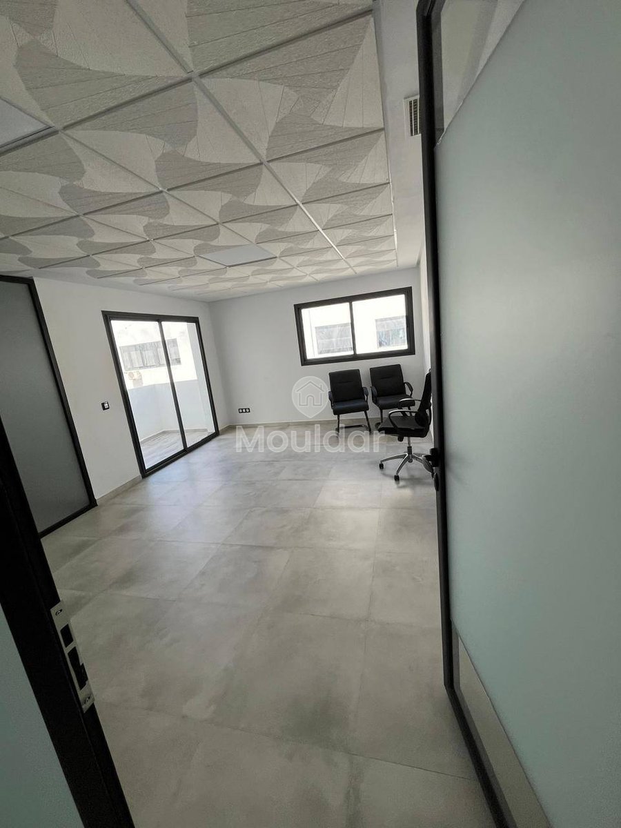 Bureau à louer à Casablanca, Roches Noires - Photo 4