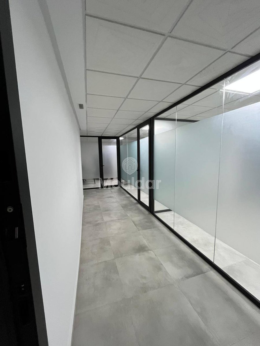 Bureau à louer à Casablanca, Roches Noires - Photo 5