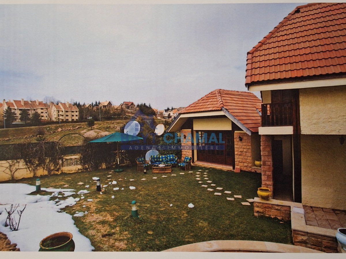 فيلا فخمة مع حمام سباحة مدفأ في إفران - Photo 4