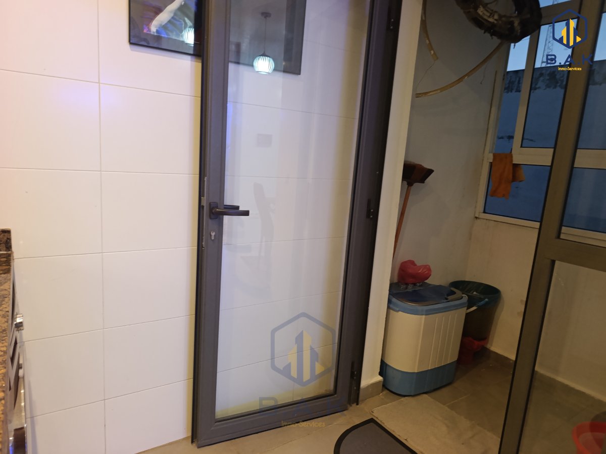 شقة للإيجار المعمورة - Photo 15